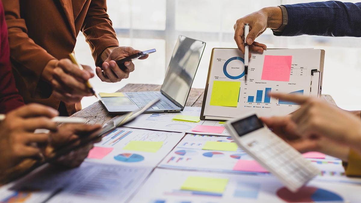 The Ultimate List of Investor Relations Marketing Stats 2025